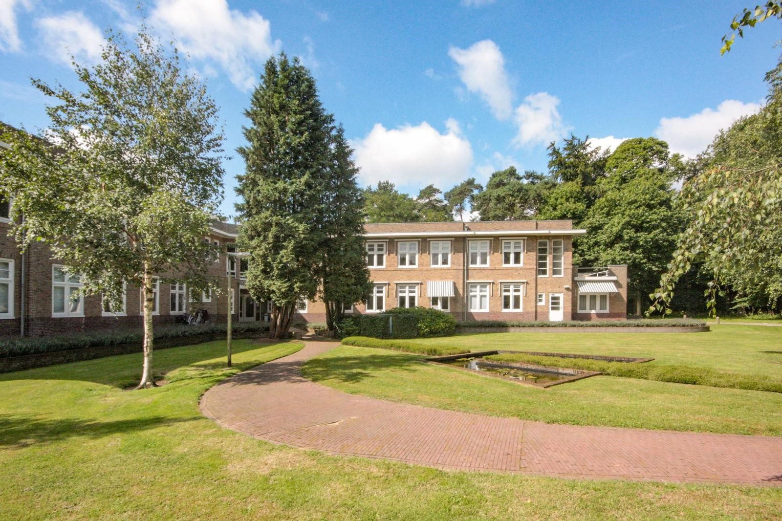 Mart Smeetslaan - Heideheuvel Hilversum title=